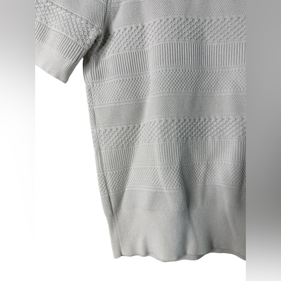 Ann Taylor Heavy Weight Patterned Short Sleeve White Tee Size Small - Picture 7 of 8